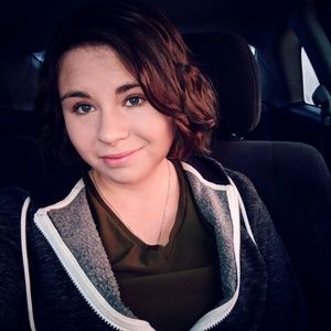 Meet your Posher, Alexis